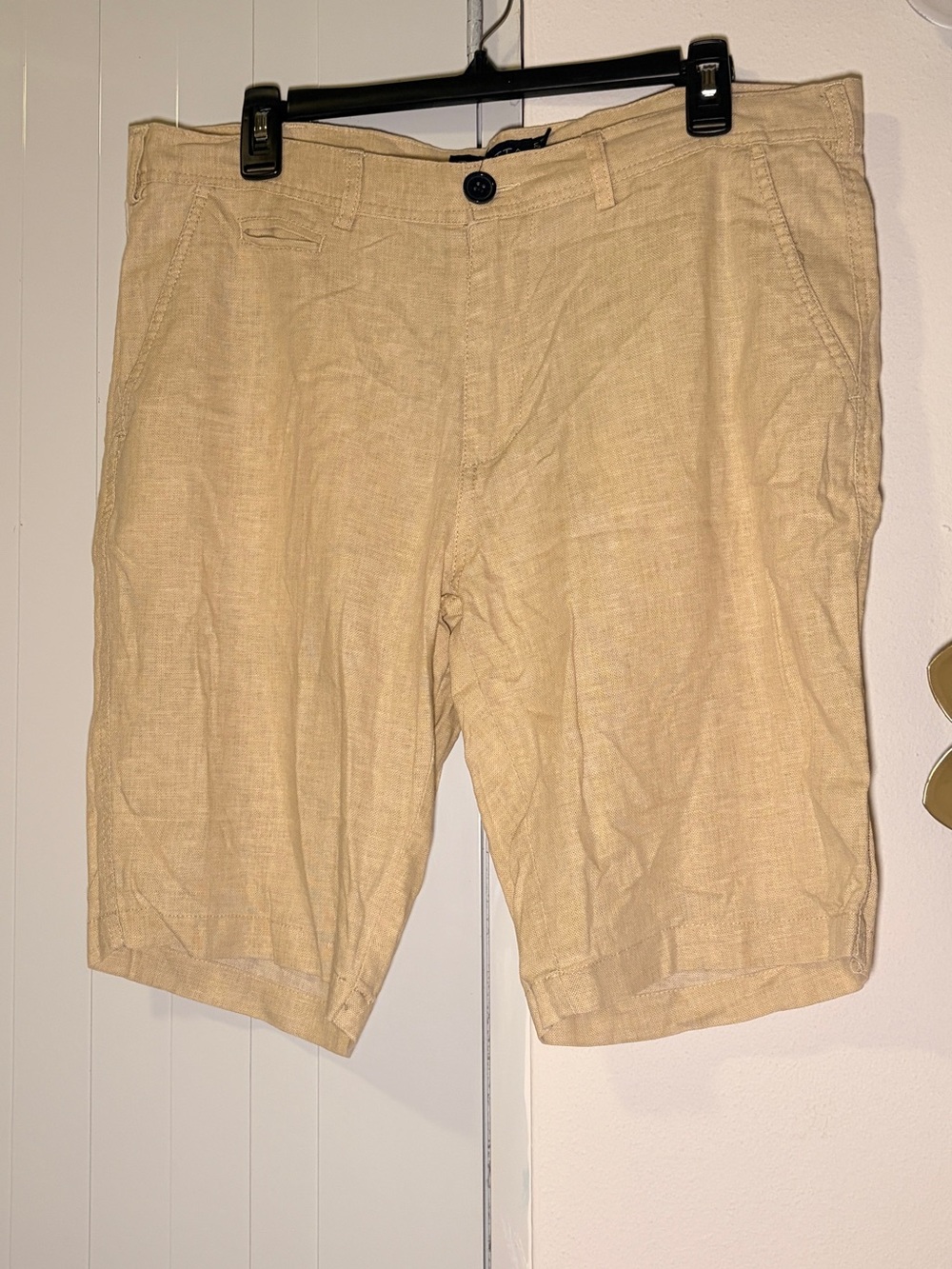 Men's Flat Front Casual Shorts in Light Khaki